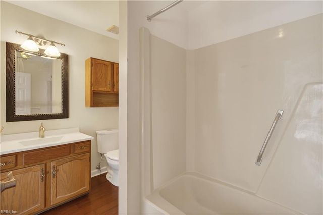 423 Harbour Pt Apt 304, Virginia Beach, VA 23451