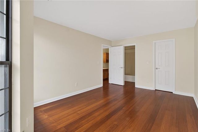 423 Harbour Pt Apt 304, Virginia Beach, VA 23451