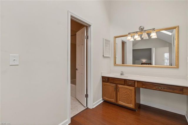 423 Harbour Pt Apt 304, Virginia Beach, VA 23451