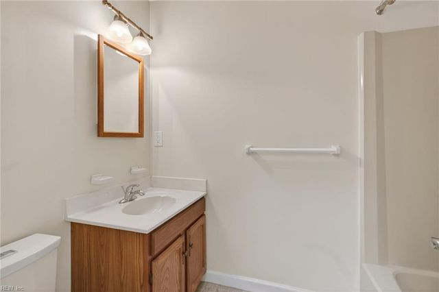 423 Harbour Pt Apt 304, Virginia Beach, VA 23451