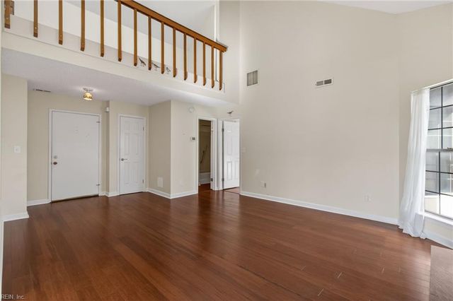 423 Harbour Pt Apt 304, Virginia Beach, VA 23451