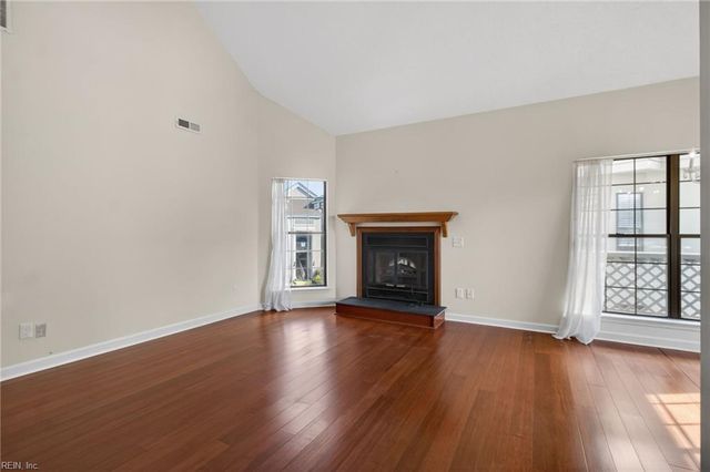 423 Harbour Pt Apt 304, Virginia Beach, VA 23451