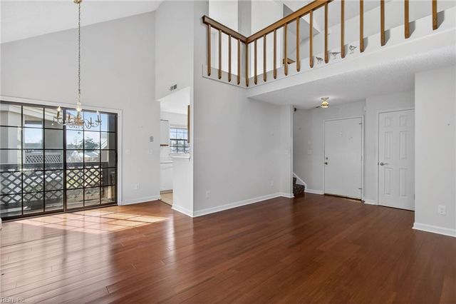 423 Harbour Pt Apt 304, Virginia Beach, VA 23451