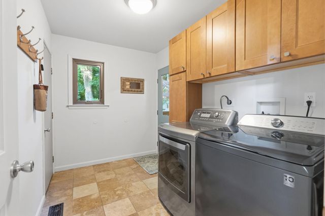 48 LOCUST FARM DR, Thornton, PA 19373