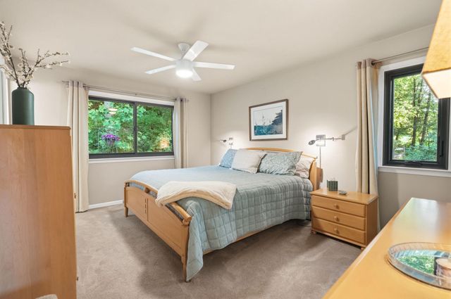 48 LOCUST FARM DR, Thornton, PA 19373