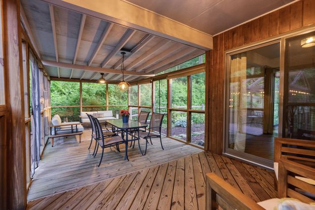 48 LOCUST FARM DR, Thornton, PA 19373