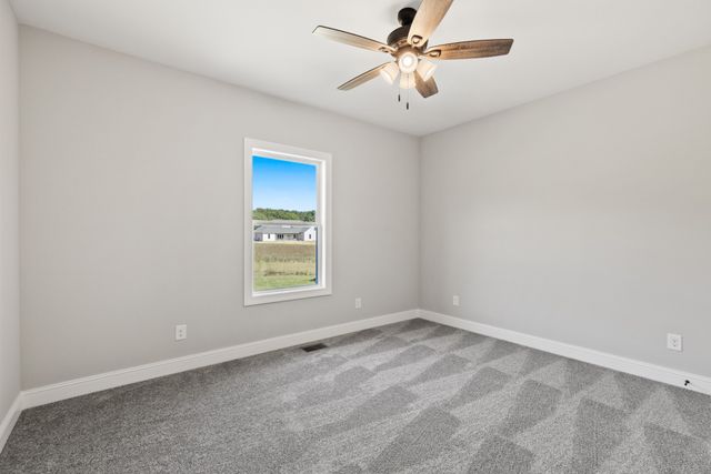 155 S Ray Rd, Portland, TN 37148