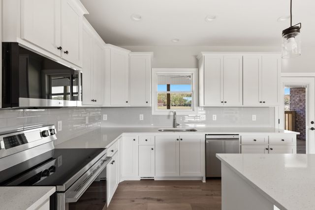 155 S Ray Rd, Portland, TN 37148