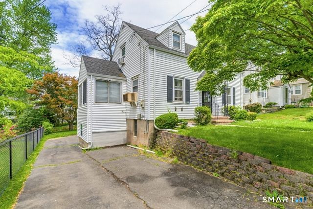 98 Woodmere Road, West Hartford, CT 06119
