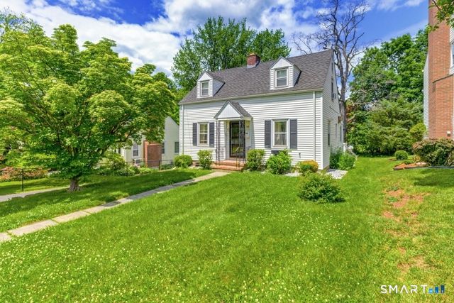 98 Woodmere Road, West Hartford, CT 06119