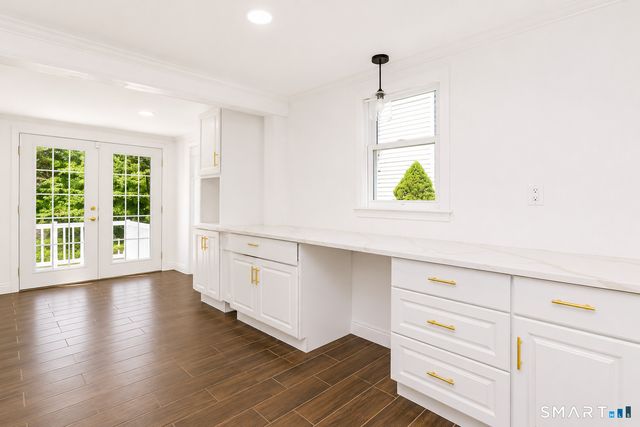 98 Woodmere Road, West Hartford, CT 06119