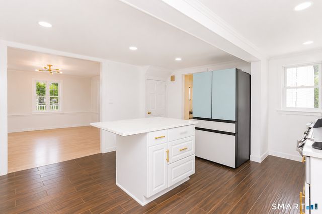 98 Woodmere Road, West Hartford, CT 06119