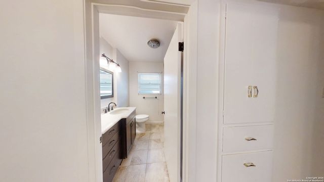 459 Harcourt Ave., San Antonio, TX 78223