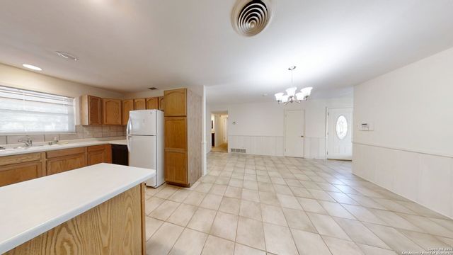 459 Harcourt Ave., San Antonio, TX 78223