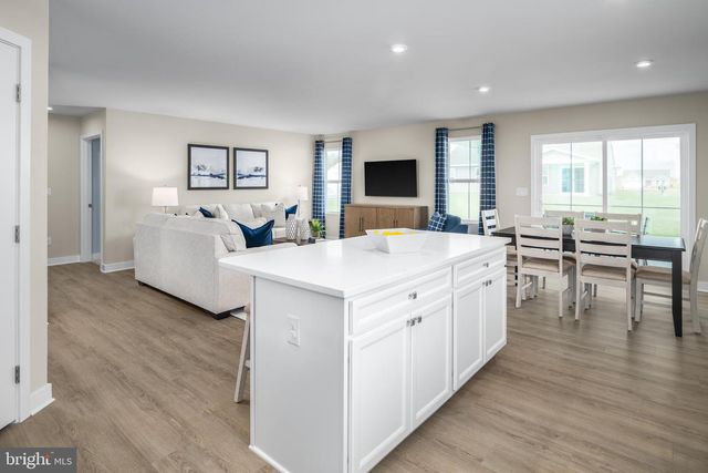 1752 ALICE SPRINGS DR, Martinsburg, WV 25403