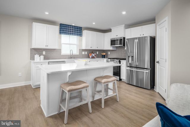 1752 ALICE SPRINGS DR, Martinsburg, WV 25403