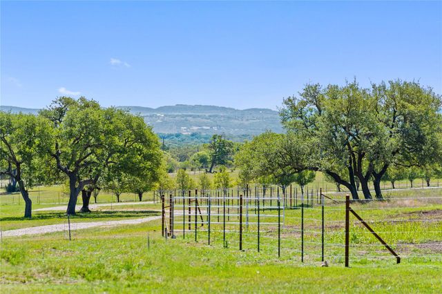 784 Ranch Road 2721, Johnson City, TX 78636