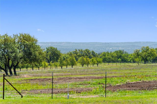 784 Ranch Road 2721, Johnson City, TX 78636