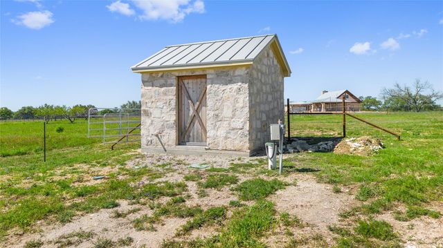 784 Ranch Road 2721, Johnson City, TX 78636