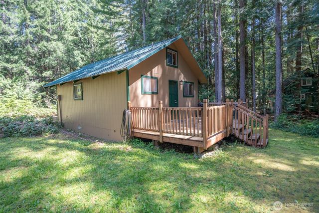 61 N Hamma Hamma Drive W, Hoodsport, WA 98548