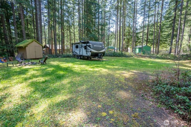 61 N Hamma Hamma Drive W, Hoodsport, WA 98548