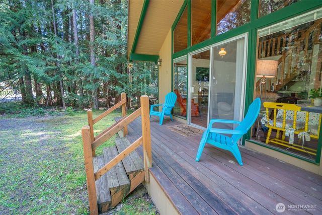 61 N Hamma Hamma Drive W, Hoodsport, WA 98548