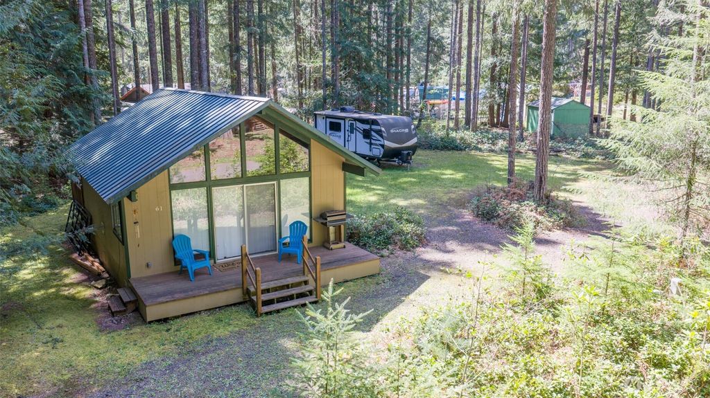 61 N Hamma Hamma Drive W, Hoodsport, WA 98548
