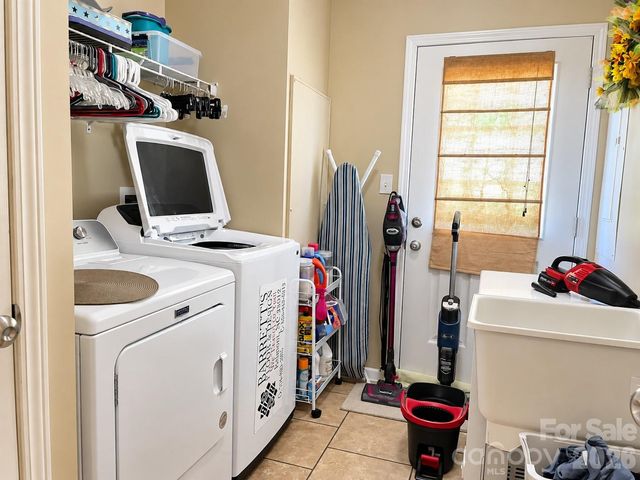 1046 Edgemont Terrace, Morganton, NC 28655