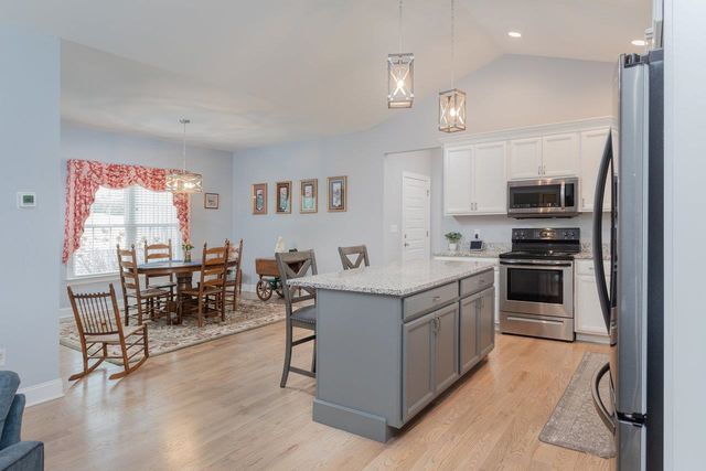 215 HEATHER LN, Staunton, VA 24401