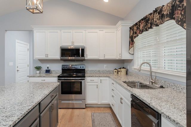 215 HEATHER LN, Staunton, VA 24401