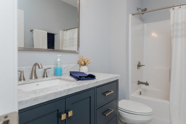215 HEATHER LN, Staunton, VA 24401