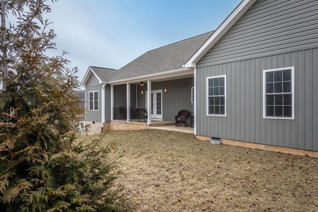 215 HEATHER LN, Staunton, VA 24401