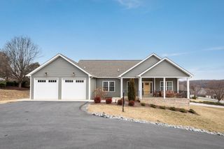 215 HEATHER LN, Staunton, VA 24401