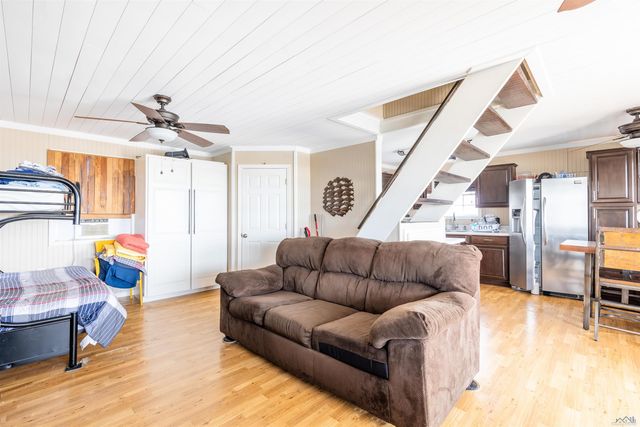 8209 Redfish St, Chauvin, LA 70344