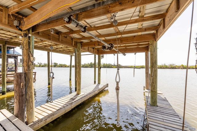 8209 Redfish St, Chauvin, LA 70344