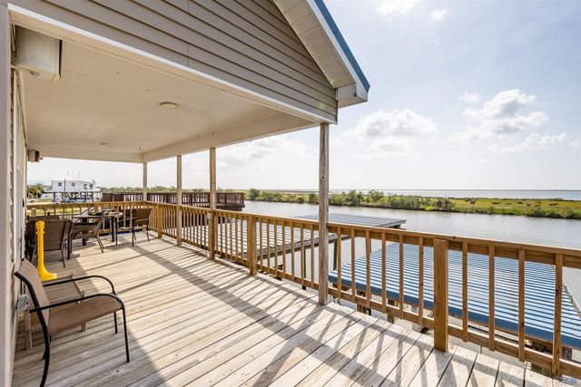 8209 Redfish St, Chauvin, LA 70344