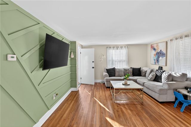 21 Rufus Street, Pawtucket, RI 02860