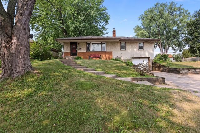 1400 7th Avenue S, South Saint Paul, MN 55075