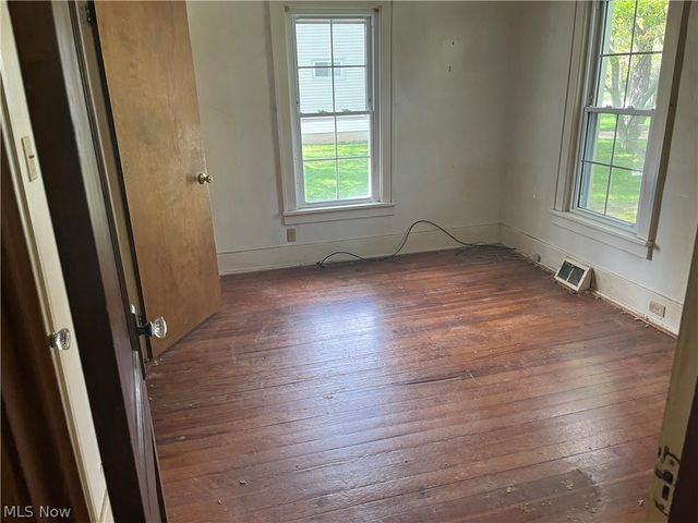 33261 Lake Road, Avon Lake, OH 44012