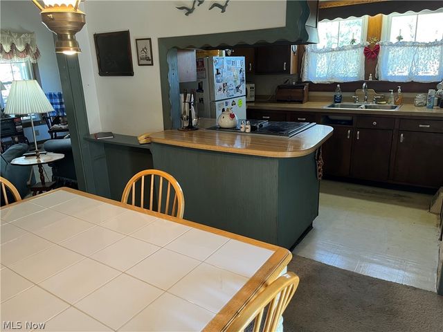 33261 Lake Road, Avon Lake, OH 44012