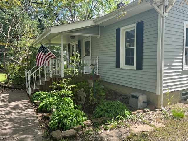 33261 Lake Road, Avon Lake, OH 44012