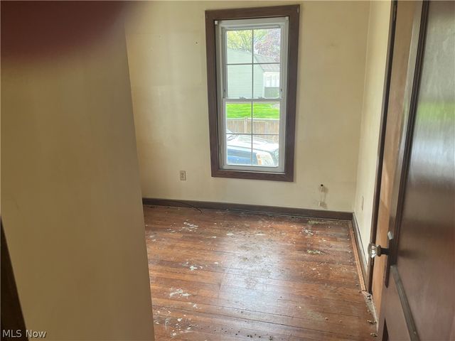 33261 Lake Road, Avon Lake, OH 44012