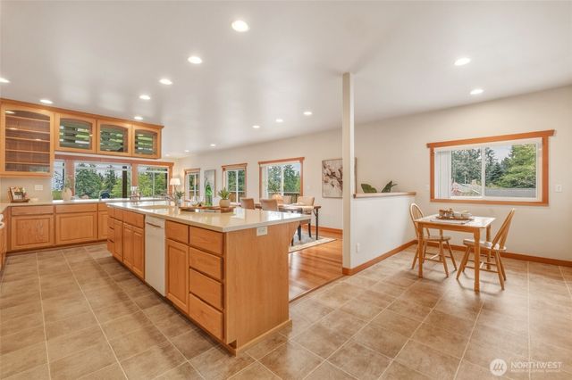 2385 Lake Forest Drive, Oak Harbor, WA 98277