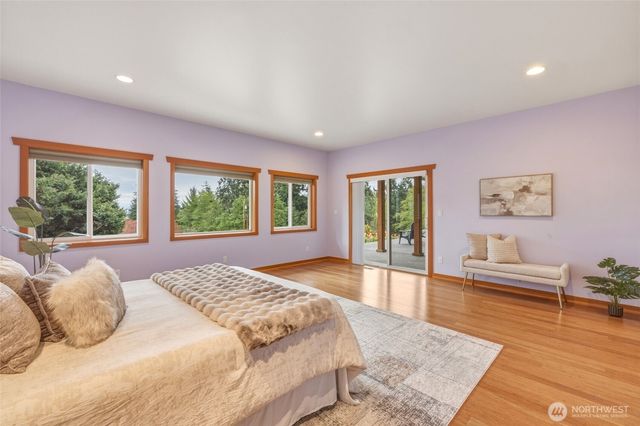 2385 Lake Forest Drive, Oak Harbor, WA 98277