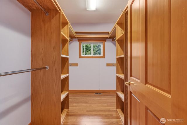 2385 Lake Forest Drive, Oak Harbor, WA 98277