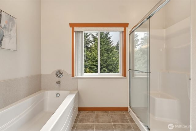 2385 Lake Forest Drive, Oak Harbor, WA 98277
