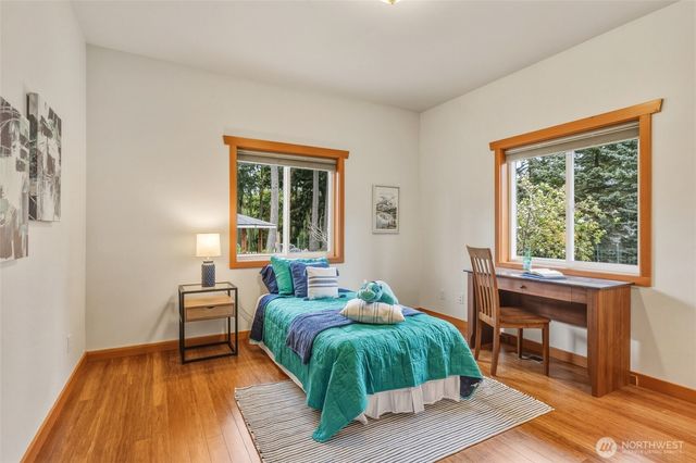 2385 Lake Forest Drive, Oak Harbor, WA 98277