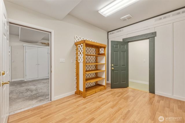 2385 Lake Forest Drive, Oak Harbor, WA 98277