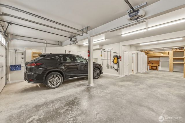 2385 Lake Forest Drive, Oak Harbor, WA 98277