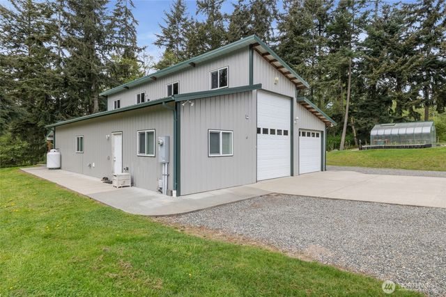 2385 Lake Forest Drive, Oak Harbor, WA 98277